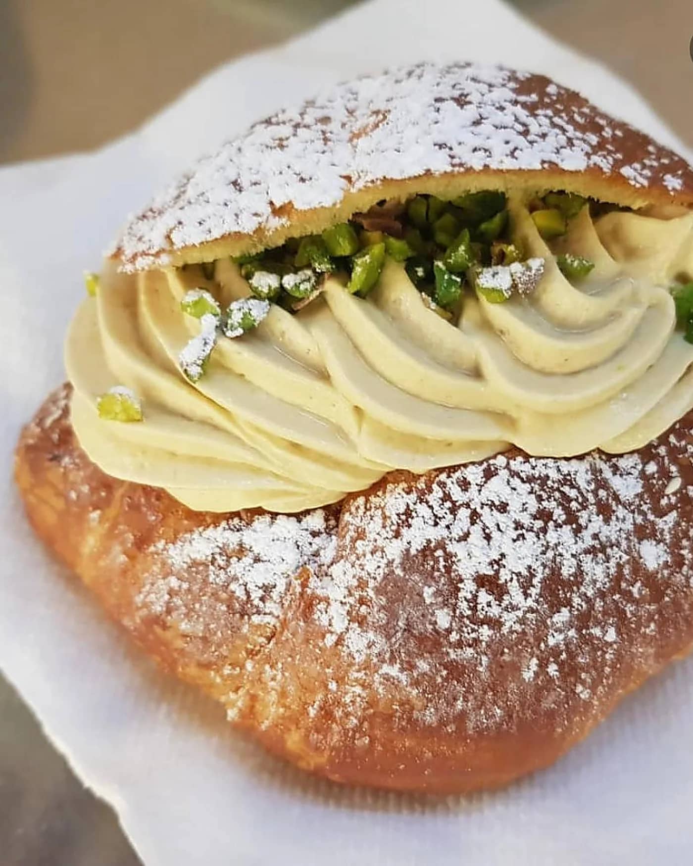 Cornetto artigianale al pistacchio di Dolci Tentazioni