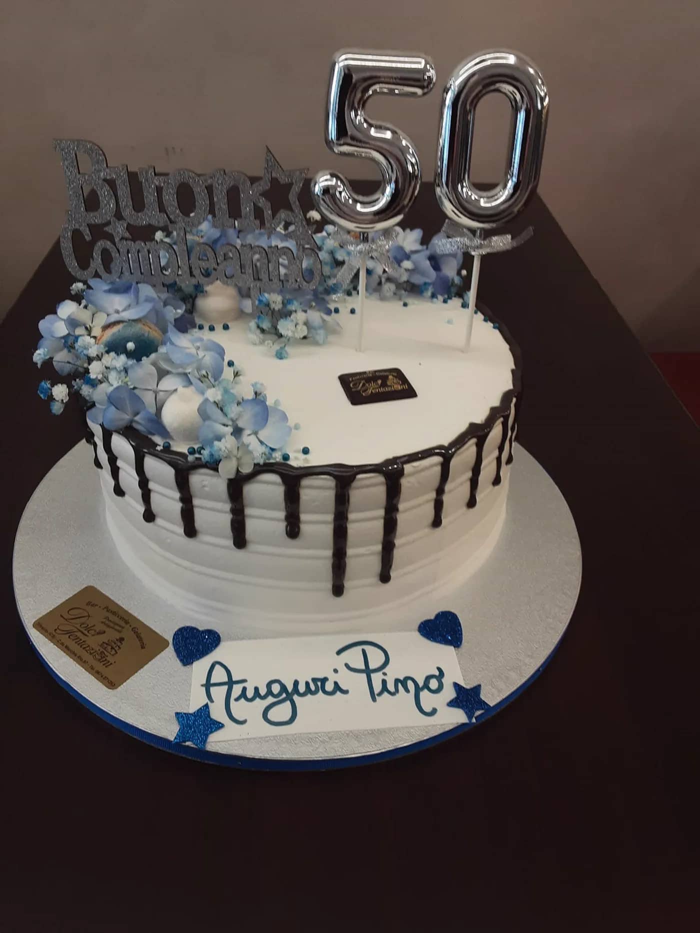 Torta per 50 anni realizzata da Dolci Tentazioni