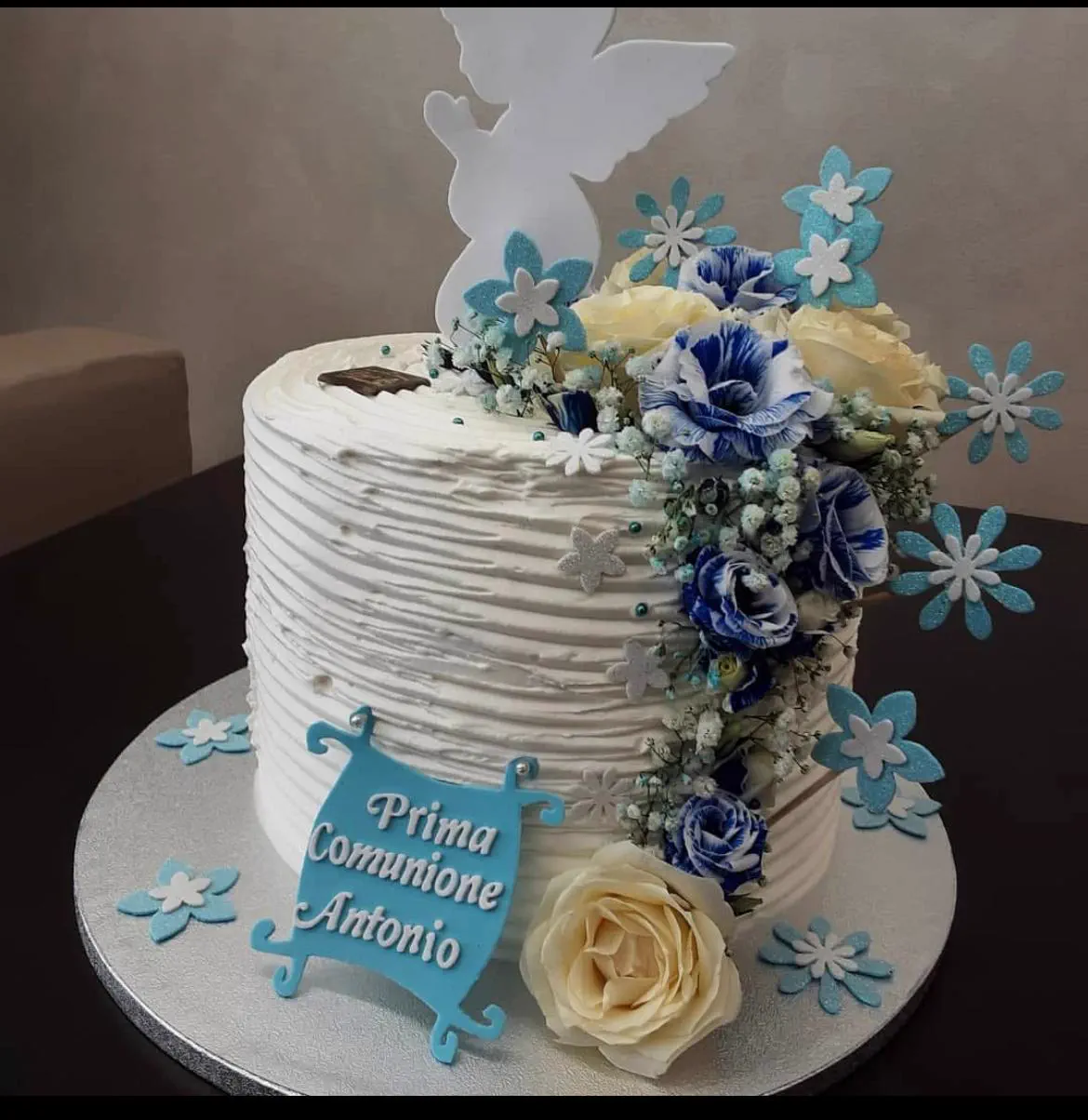 Torta per prima comunione realizzata da Dolci Tentazioni