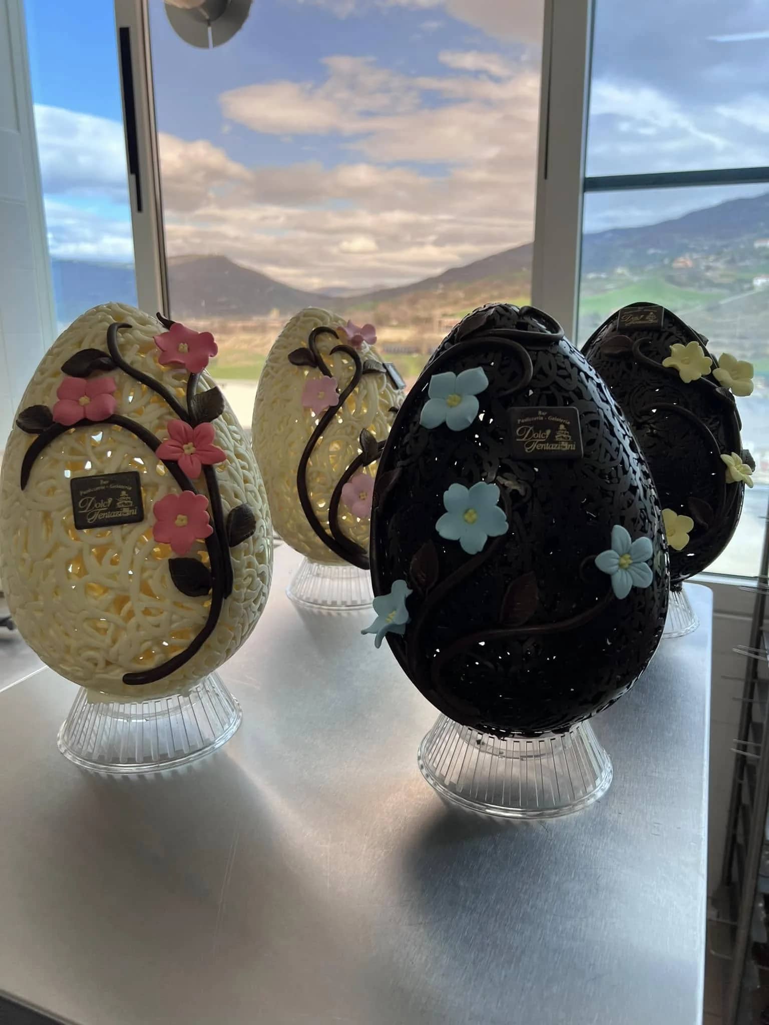Uova di cioccolato artigianali di Dolci Tentazioni